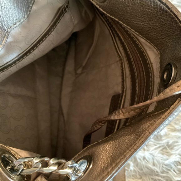 🚫SOLD🚫 Gold Michael Kors purse with chain handle. - Picture 7 of 7